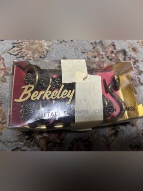 NIB Vintage Berkeley 12 Metal Shower Curtain Rings in Antique Gold